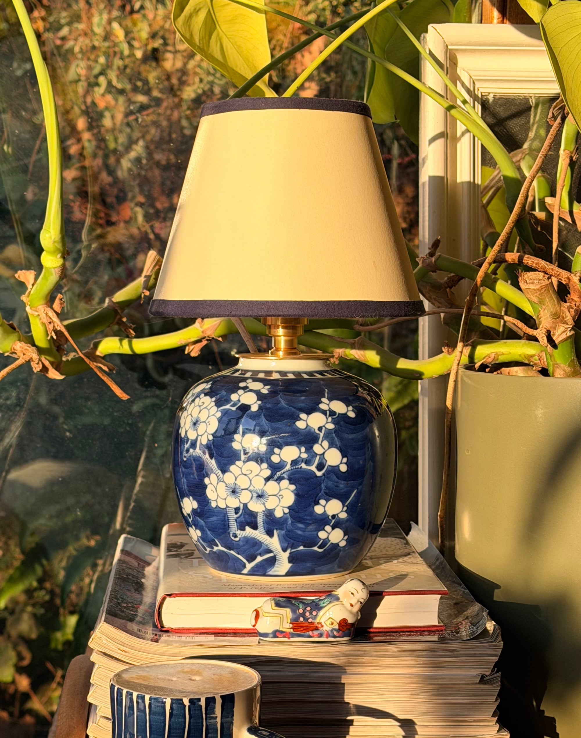 Rechargeable Prunus Ginger Jar Lamp