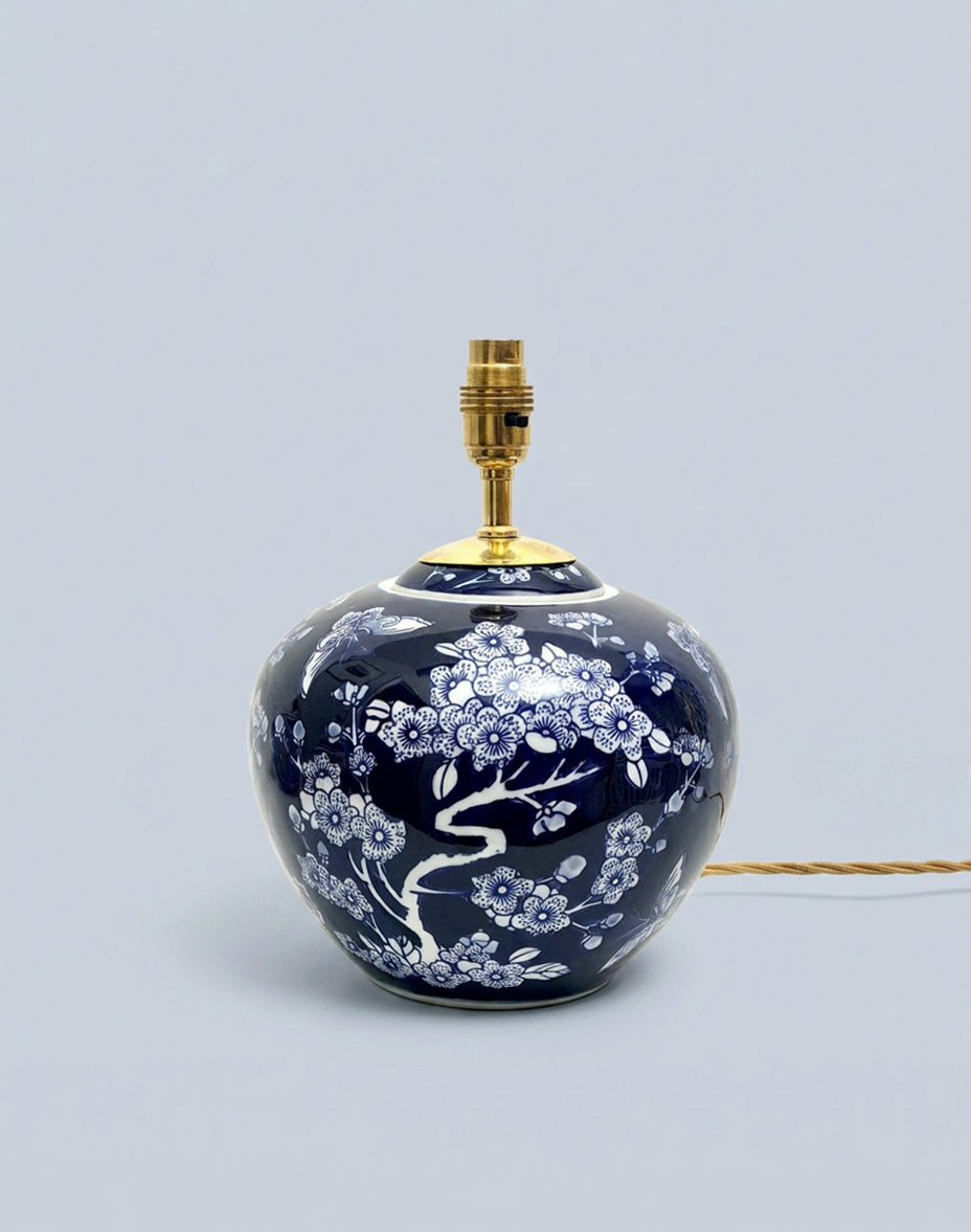 Antique Chinese Style Floral Lamp
