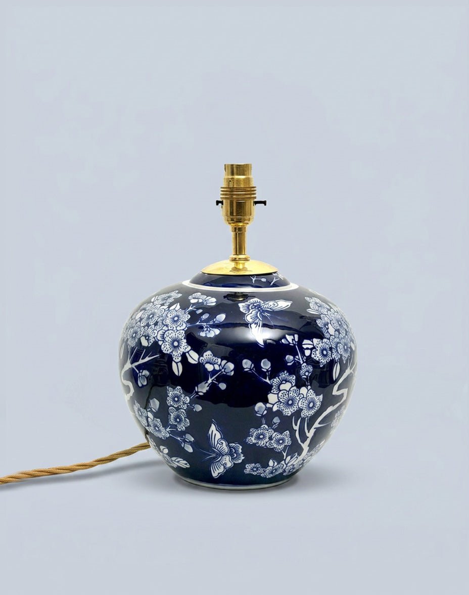 Antique Chinese Style Floral Lamp