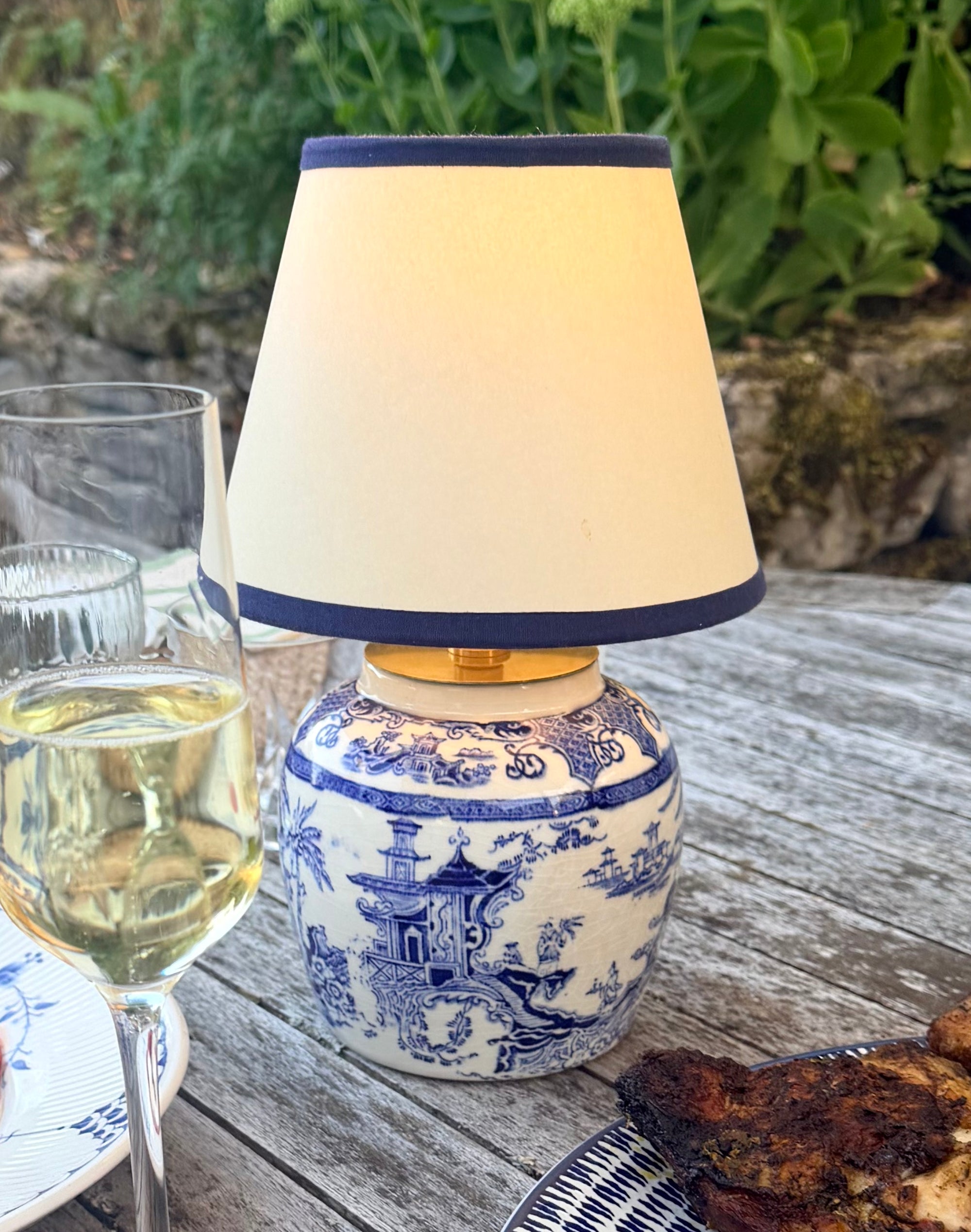 Antique Chinoiserie Rechargeable Lamp